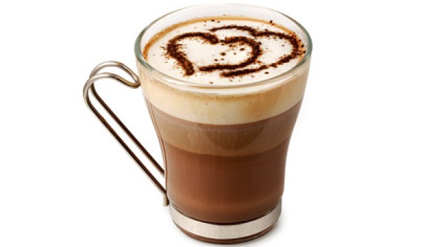 Consumir 4 o 5 tazas de café al día reduce un 14% el riesgo de muerte