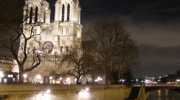 Notre Dame  de  París  cumple 850 años