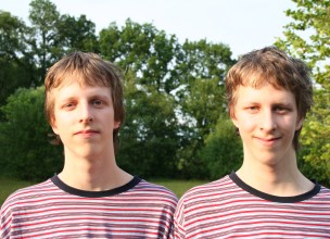 ¿Por qué los gemelos idénticos son tan diferentes?