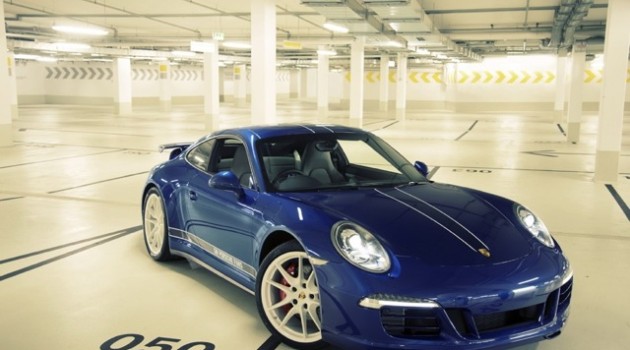 Porsche celebra sus 5 millones de followers.