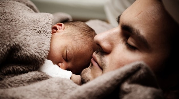 Un estudio relaciona el tamaño de los testículos con la capacidad de ser buen padre