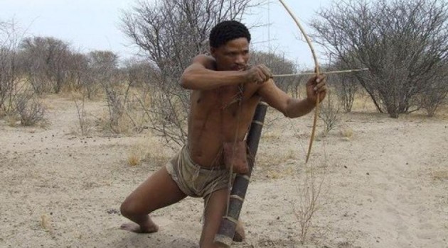 Botsuana prohíbe la caza de subsistencia de los bosquimanos pero permite la caza de trofeos para turistas de élite