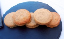 Linzer cookies relleno de orange curd