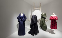 Contextos, la nueva exposición que indaga en la profundidad de la obra de Balenciaga