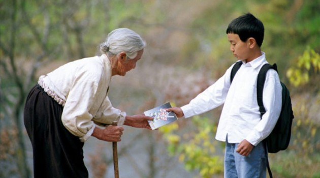 Jibeuro. (Sang Woo y su abuela). Lee Jeong-hyang. 2002