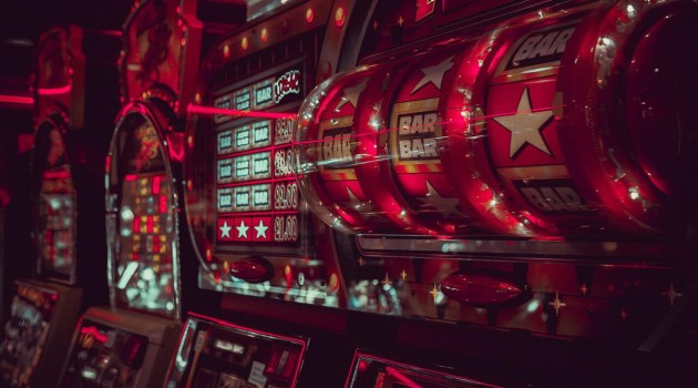 El primer casino con Inteligencia Artificial y crupieres robots tendrá que esperar