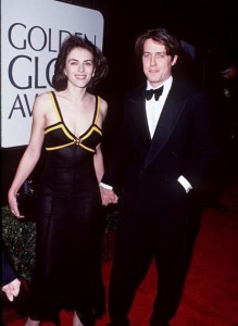 Liz Hurley y Hugh Grant en los Globos de Oro de 1995.