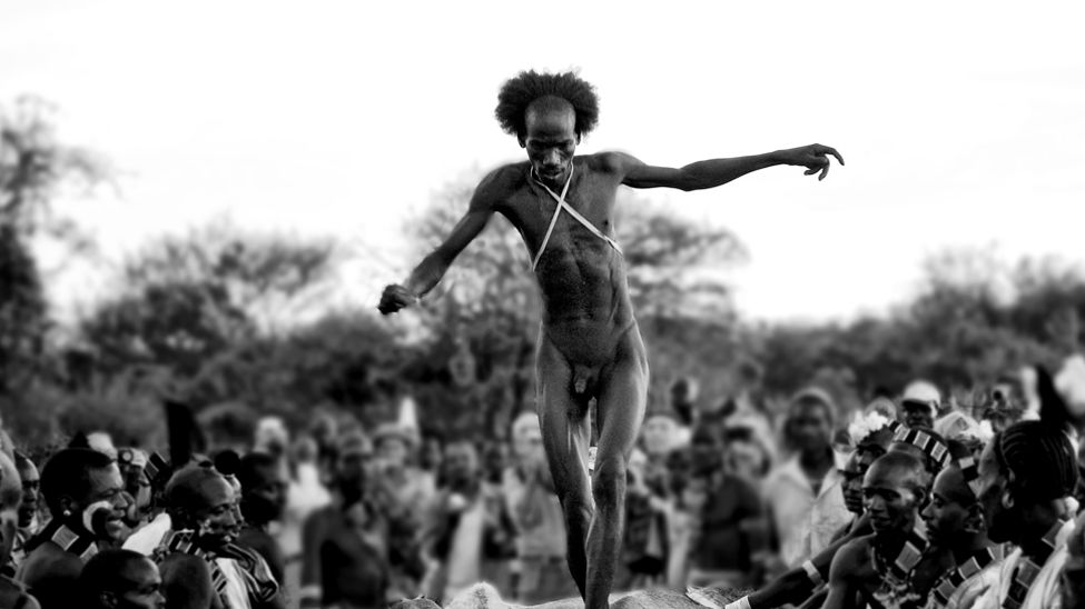 Etiopia-hombre-Cubierto-Fotografia-GerthSurvival_EDIIMA20130729_0226_13