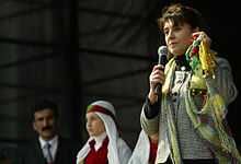 Leyla Zana, la primera parlamentaria kurda en el Parlamento turco. Fuente: Wikipedia